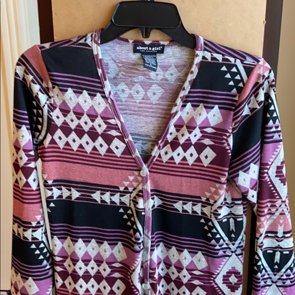 Patterned l/s Tunick with buttons. Jrs S